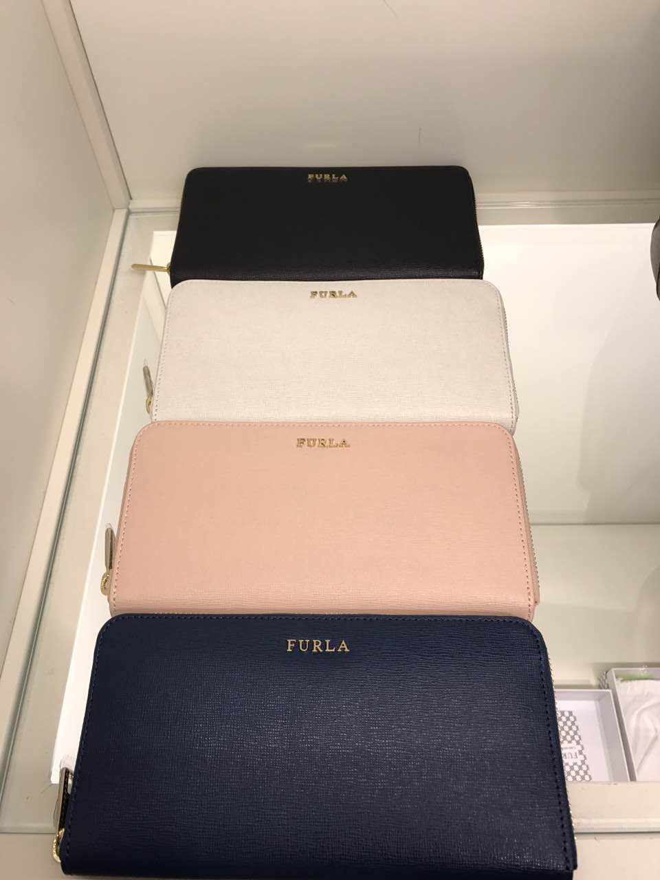 【澳洲仓】【特价】Furla 长款拉链钱包 四个颜色（原价299刀）